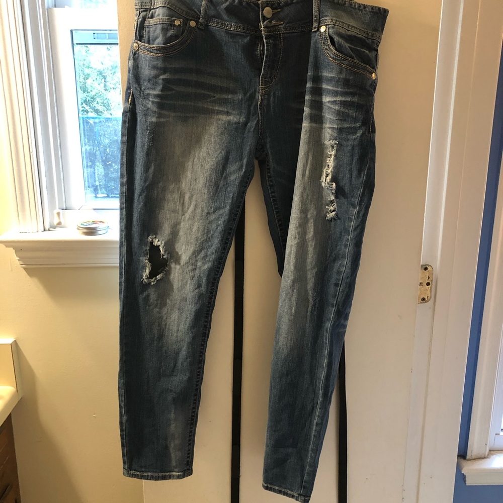 Wallflower jeans 17